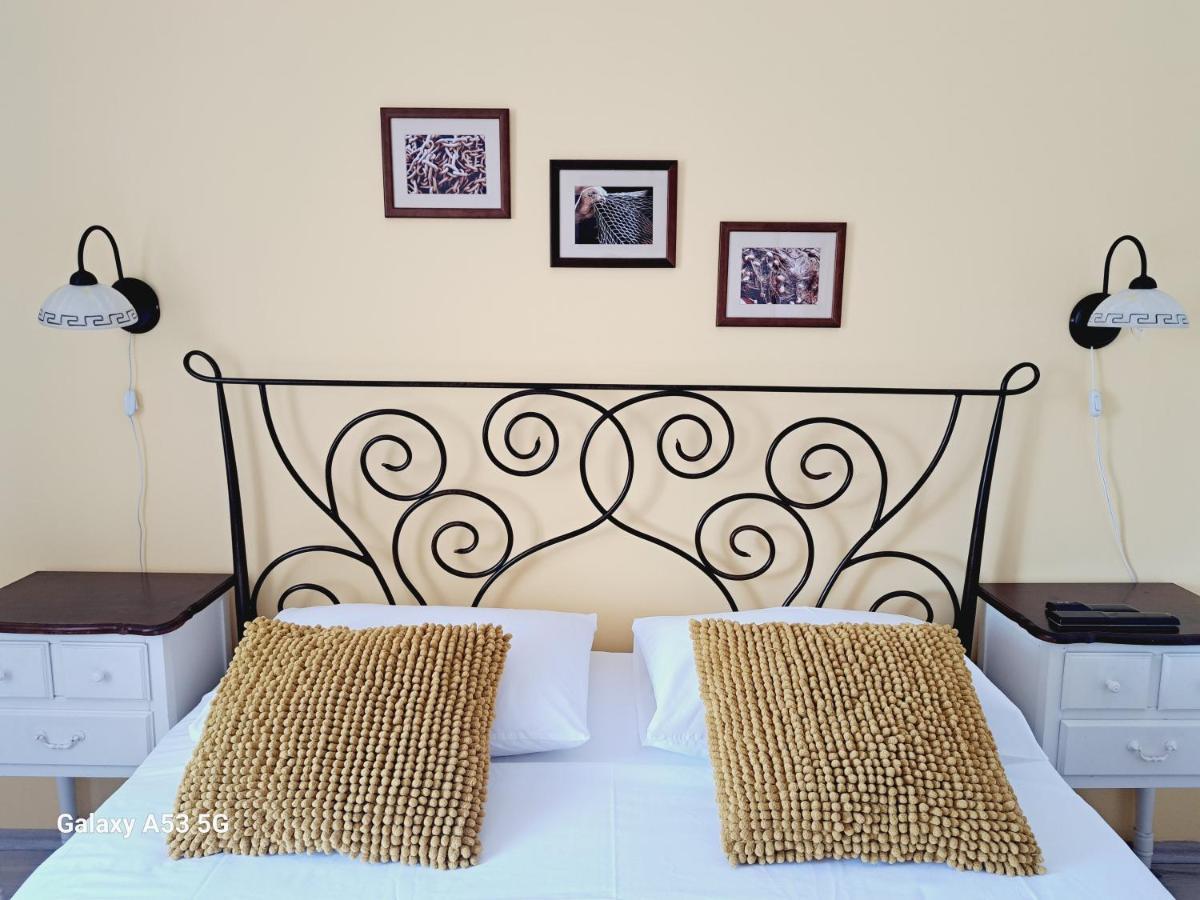 Heritage Rooms Kut Vis Exterior foto