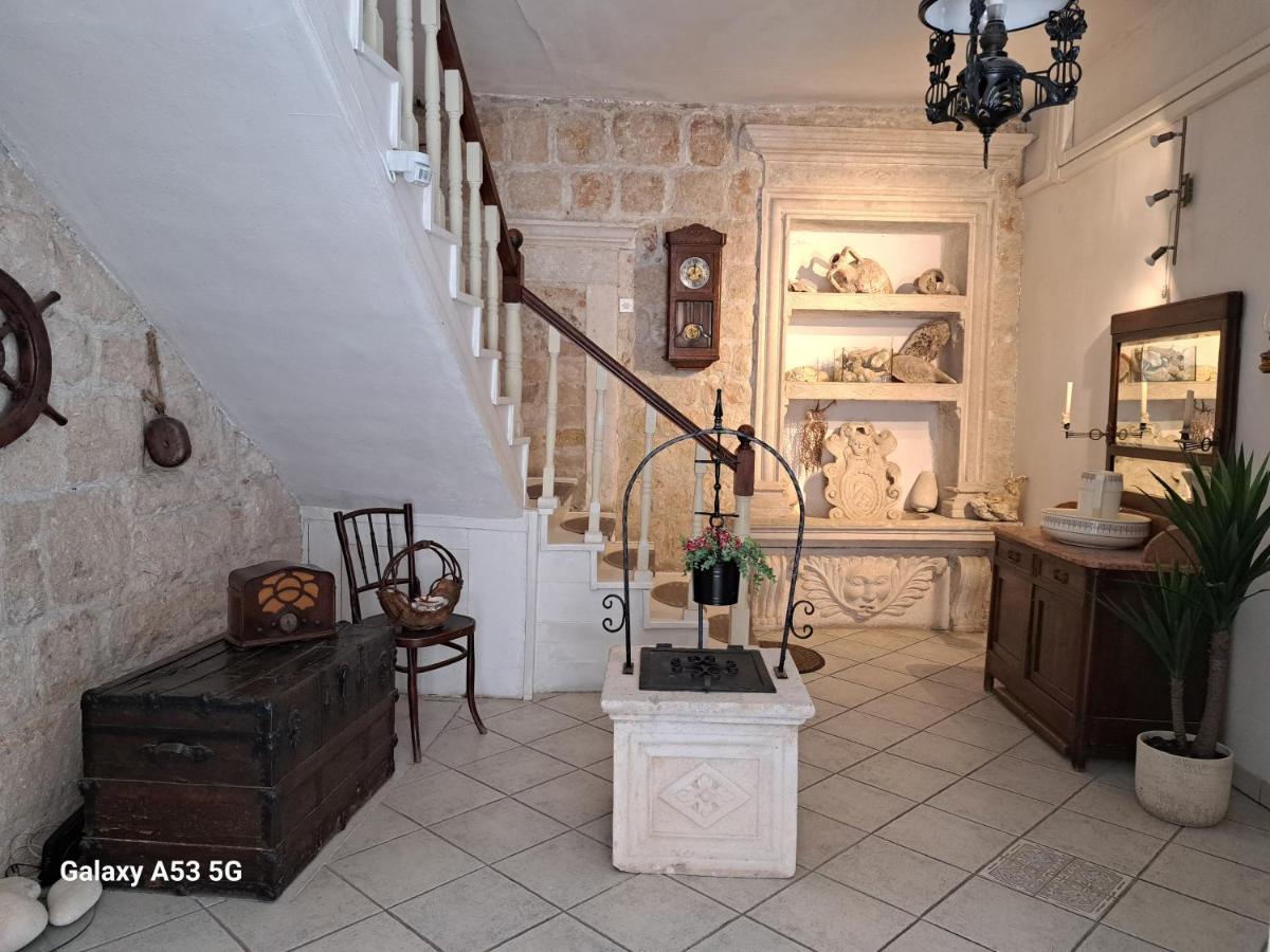 Heritage Rooms Kut Vis Exterior foto