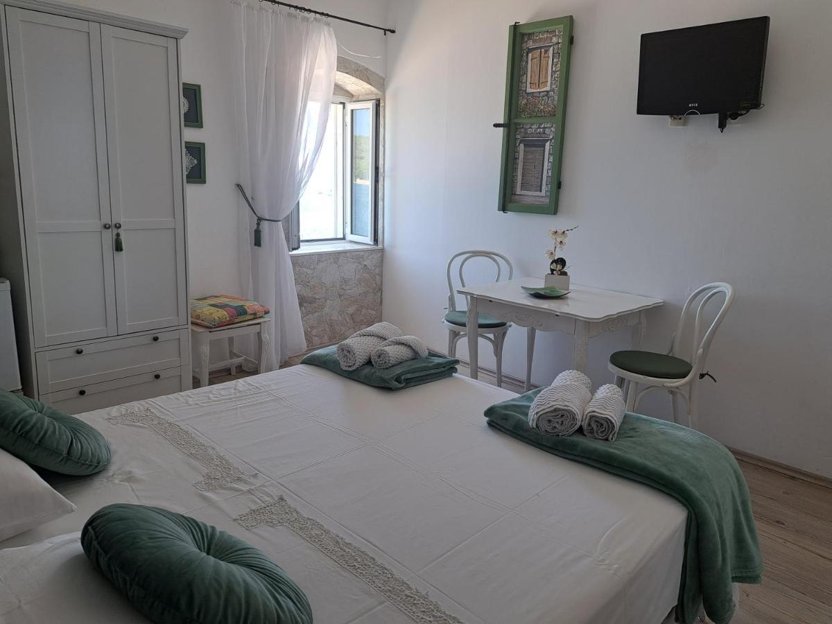 Heritage Rooms Kut Vis Exterior foto