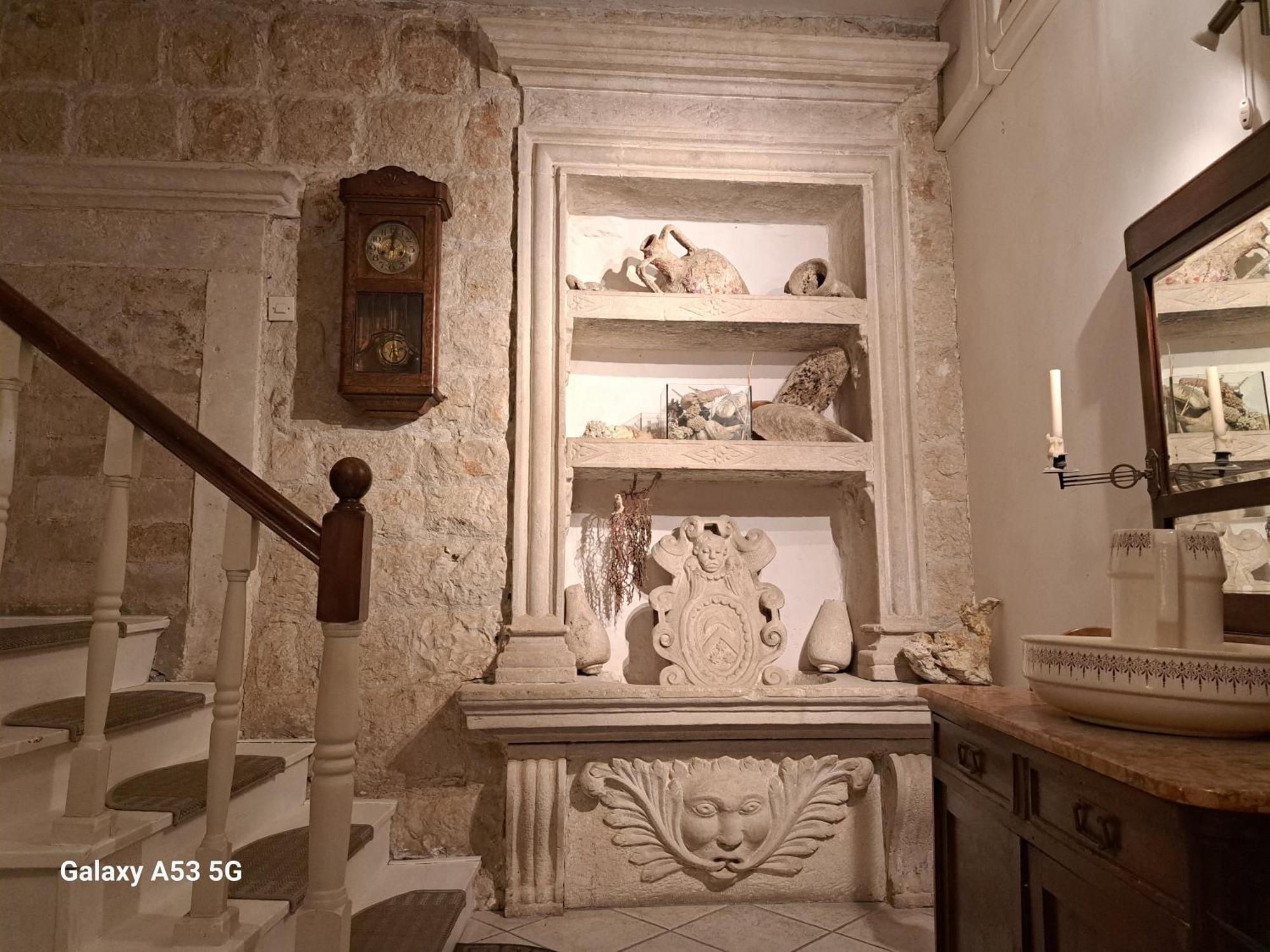 Heritage Rooms Kut Vis Exterior foto